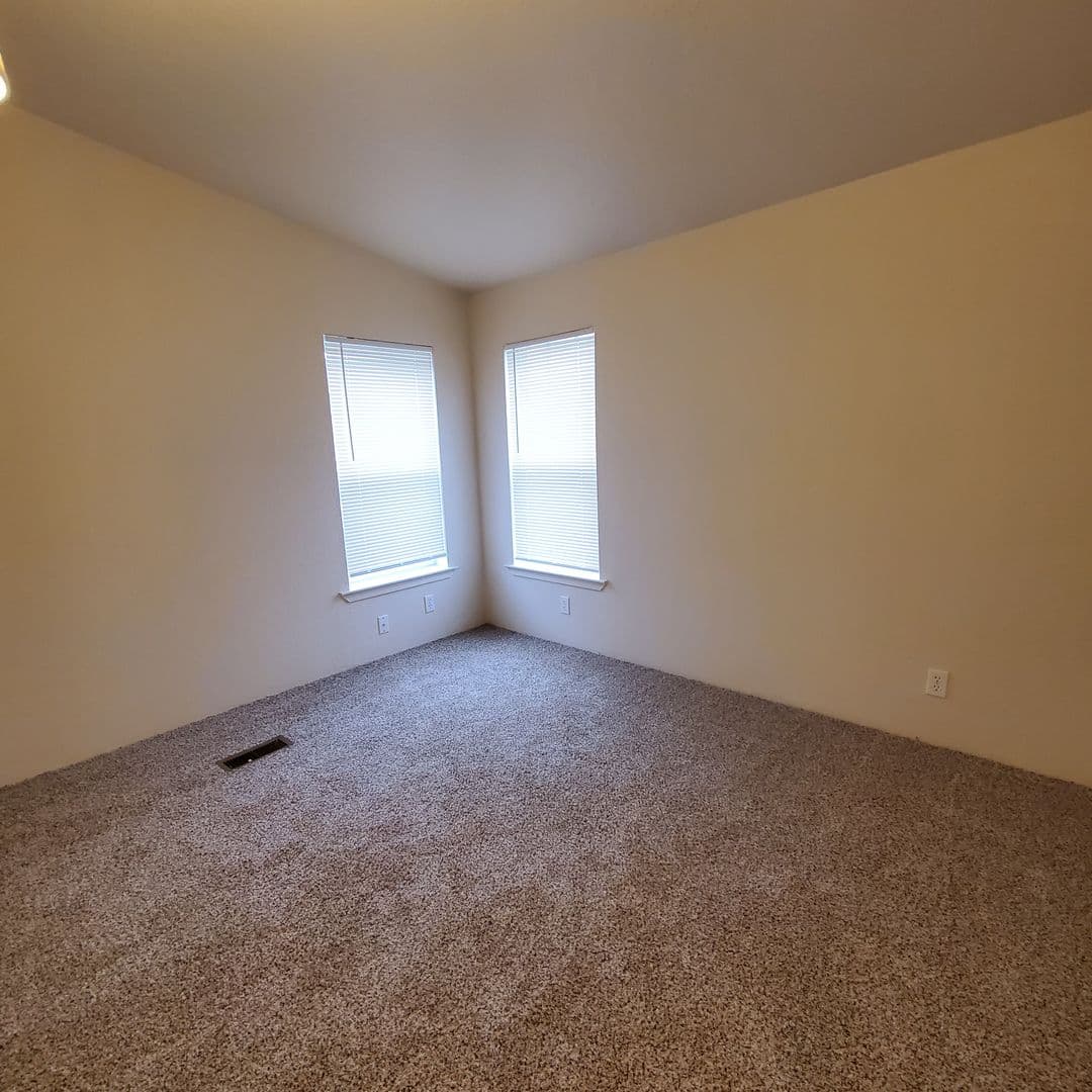 Tangent Condo: 33175 McFarland Road