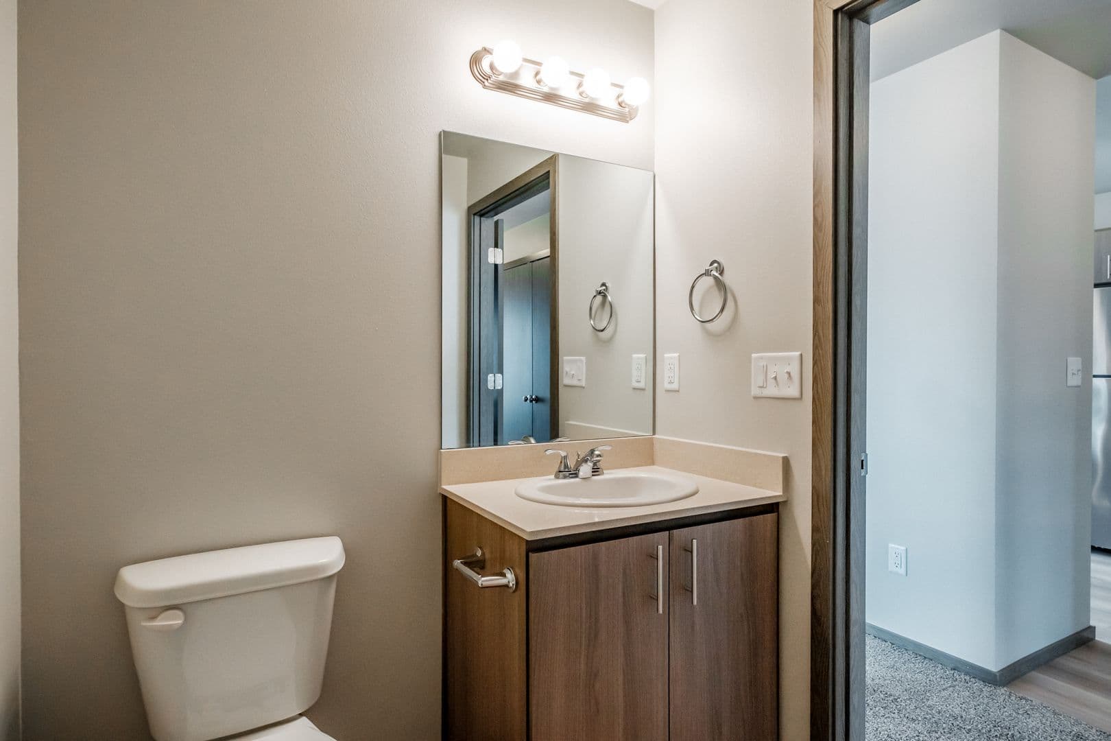 Salem Apartment: 178-210 SE Lancaster Dr.