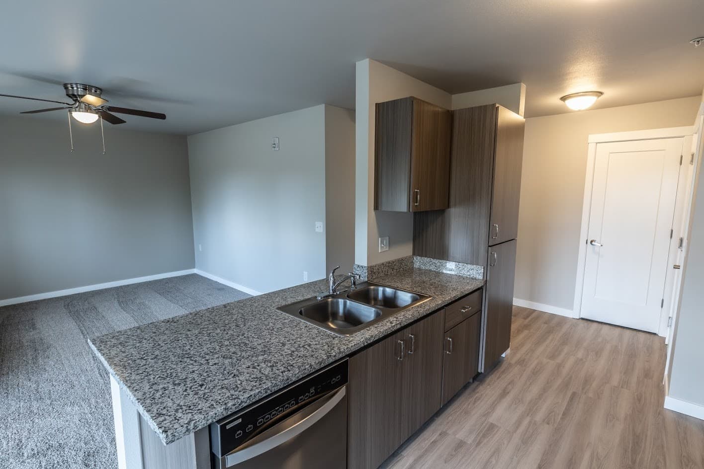 McMinnville Apartment: 240 NE Fircrest Drive #105