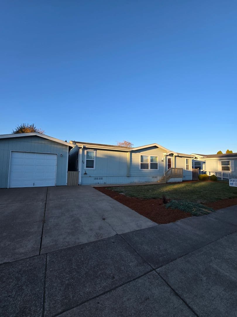 Tangent Condo: 33175 McFarland Road