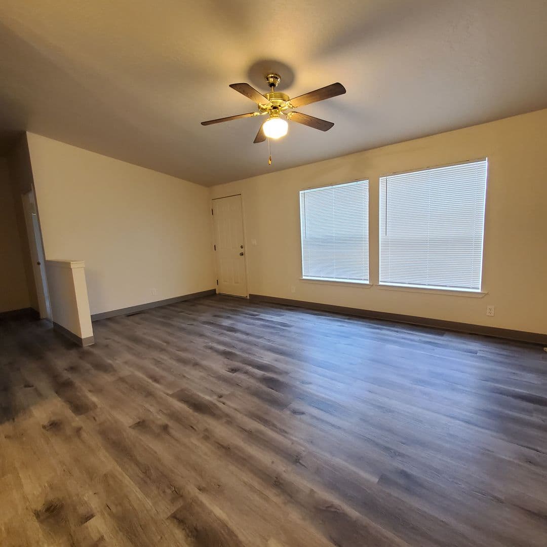Tangent Condo: 33175 McFarland Road