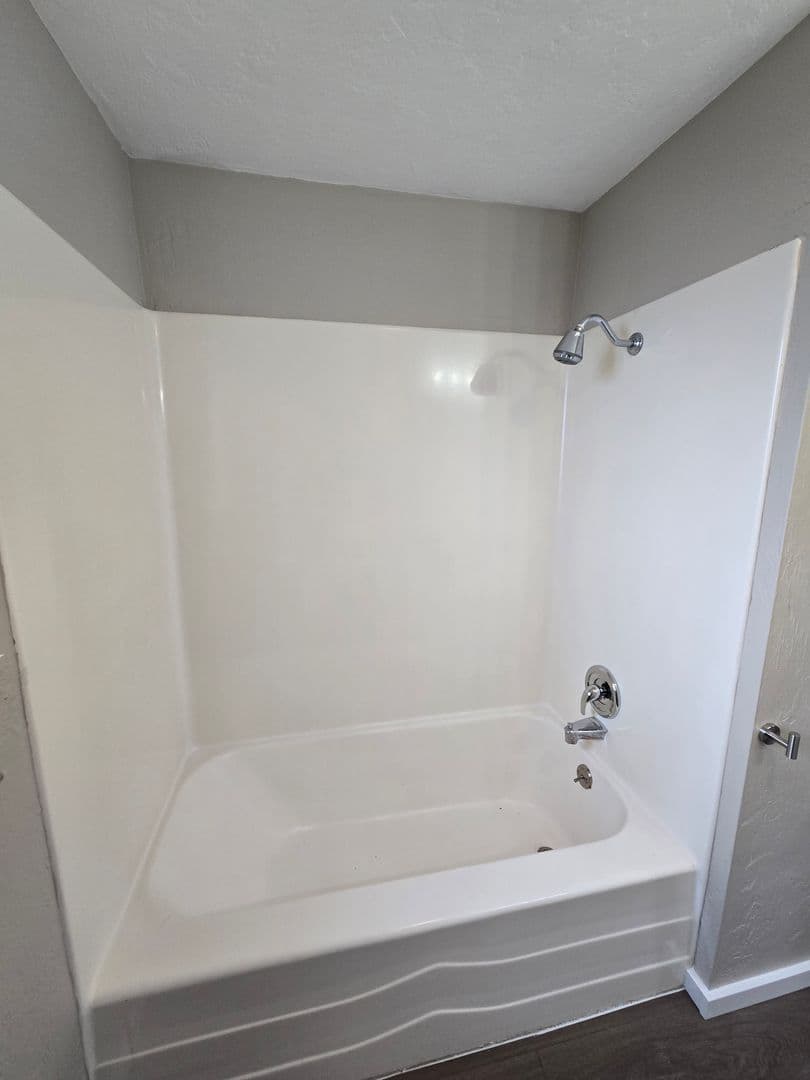 Albany Apartment: 3717 & 3719 Burkhart St. SE