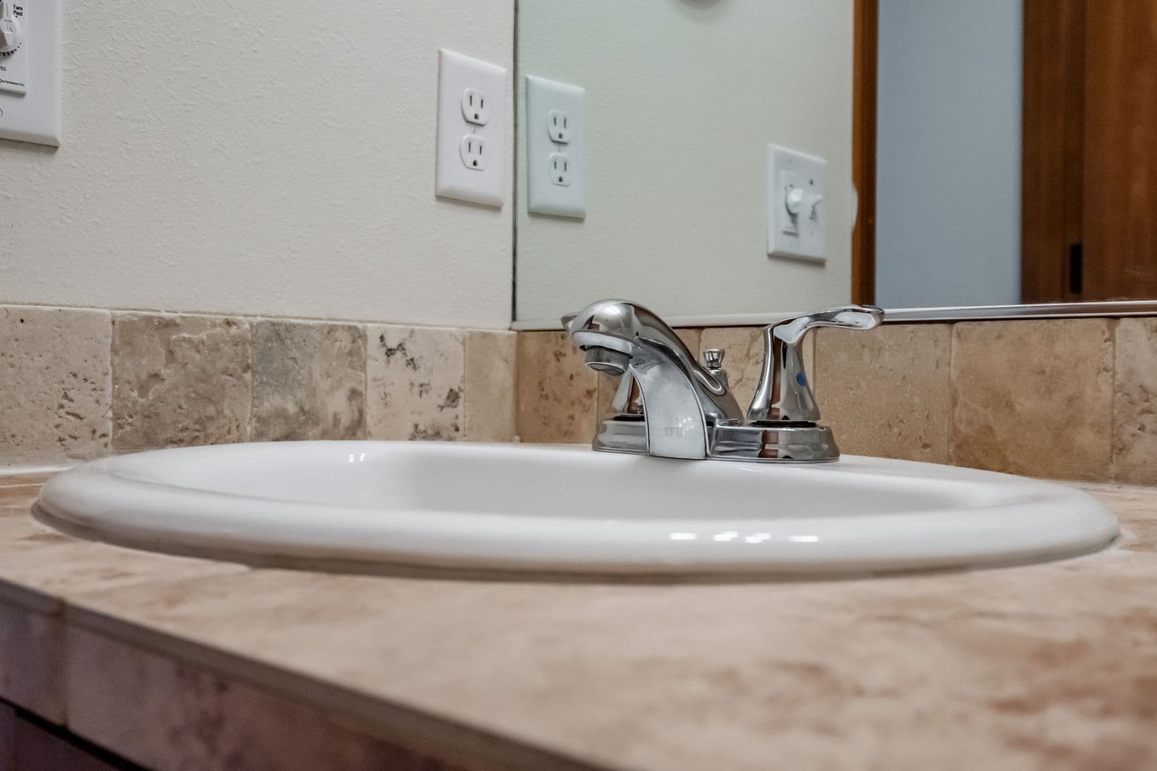 Salem Apartment: 4470 Conser Way NE