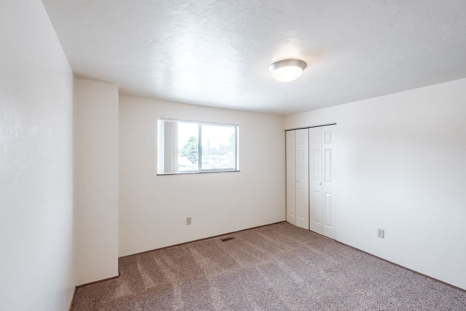 Albany Apartment: 462 26th Ave SE