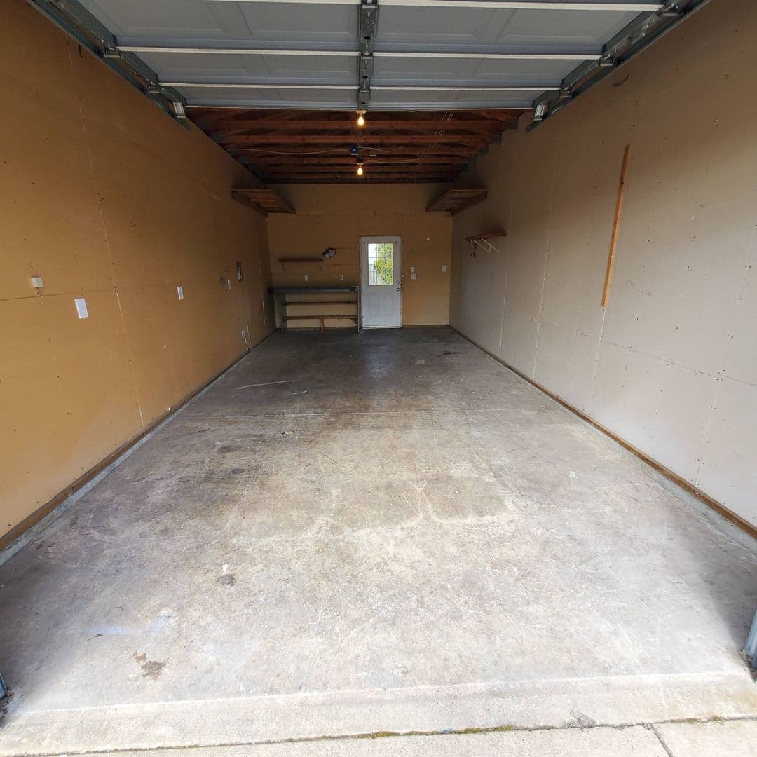 Tangent Condo: 33175 McFarland Road
