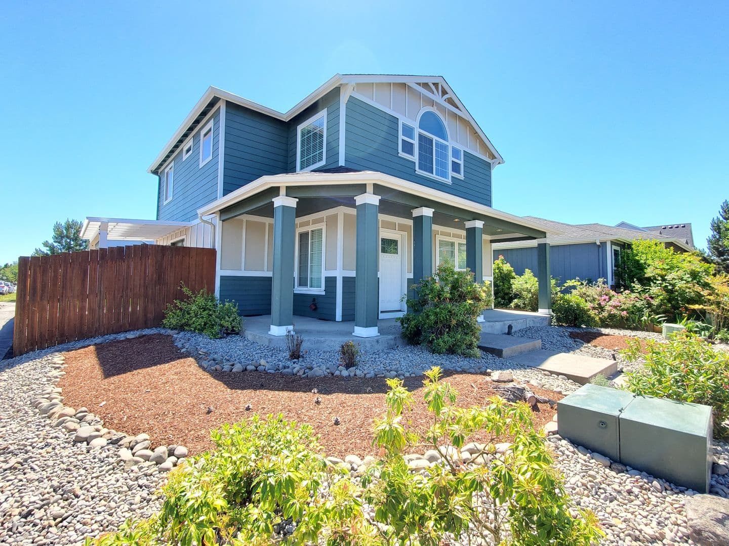 Albany House: 3800 Ryunkin St SE