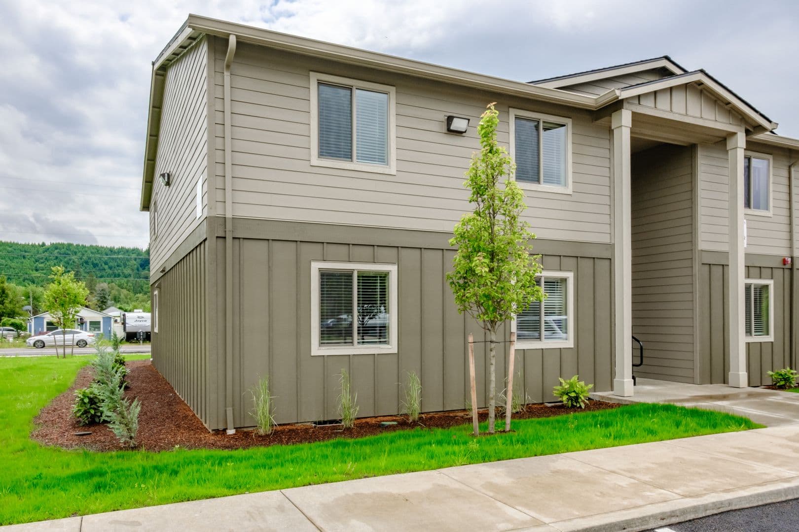 Sweet Home Apartment: 1200 38th Ave