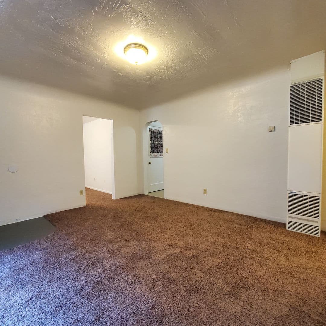 Albany Townhome: 2005 5th Ave SE