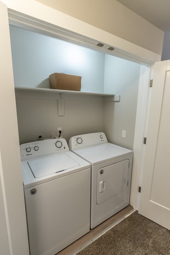 McMinnville Apartment: 240 NE Fircrest Drive #105