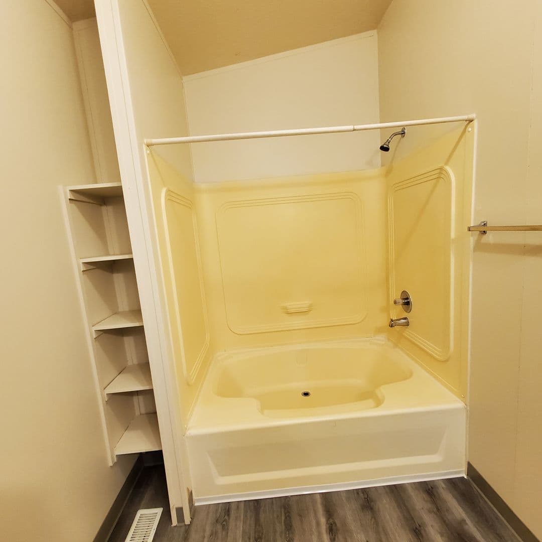 Tangent Condo: 33175 McFarland Road