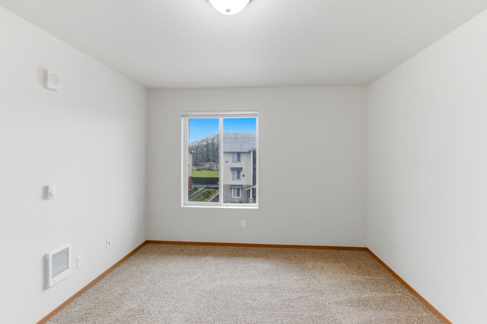 Philomath Apartment: 1933 College St