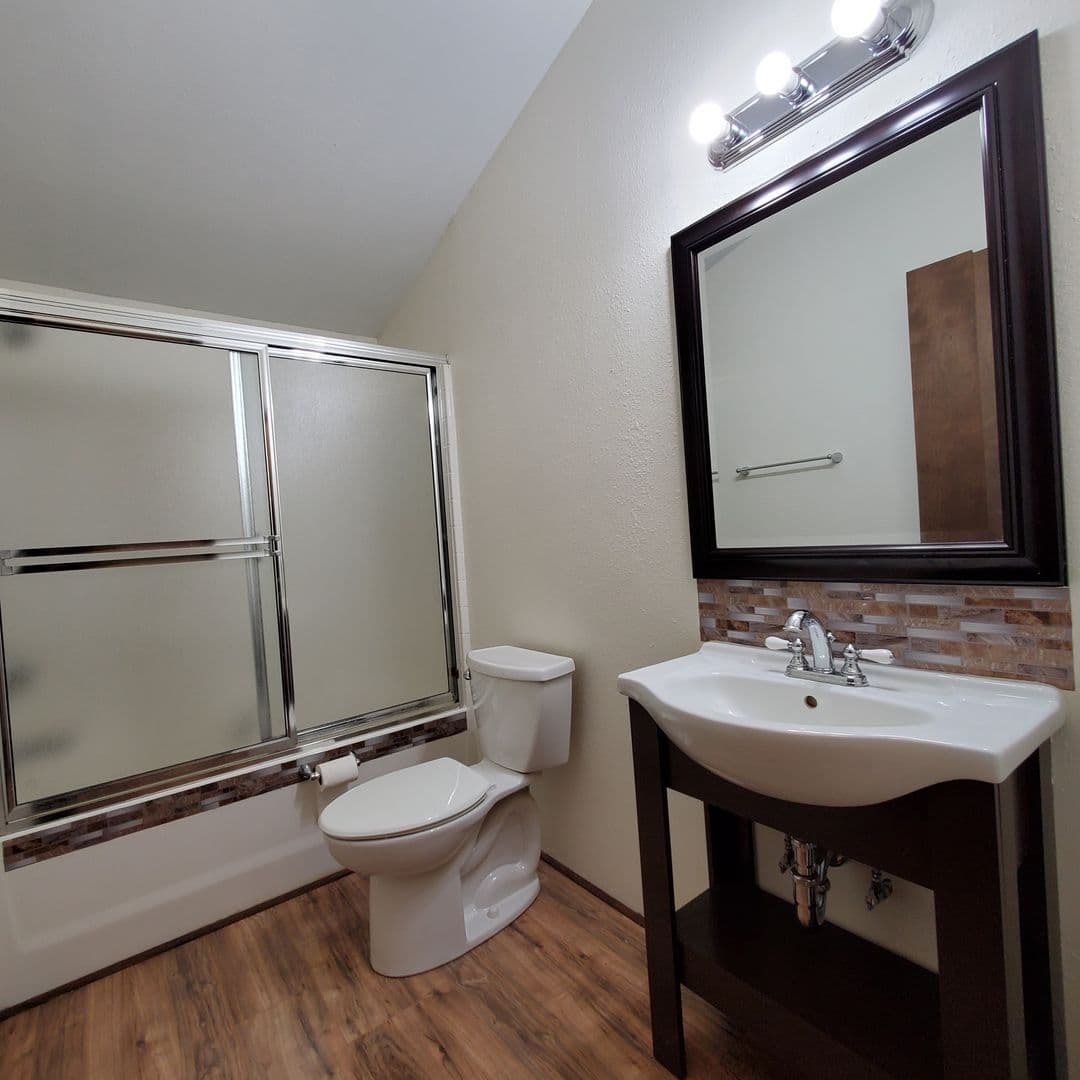 Tangent Condo: 33175 McFarland Road