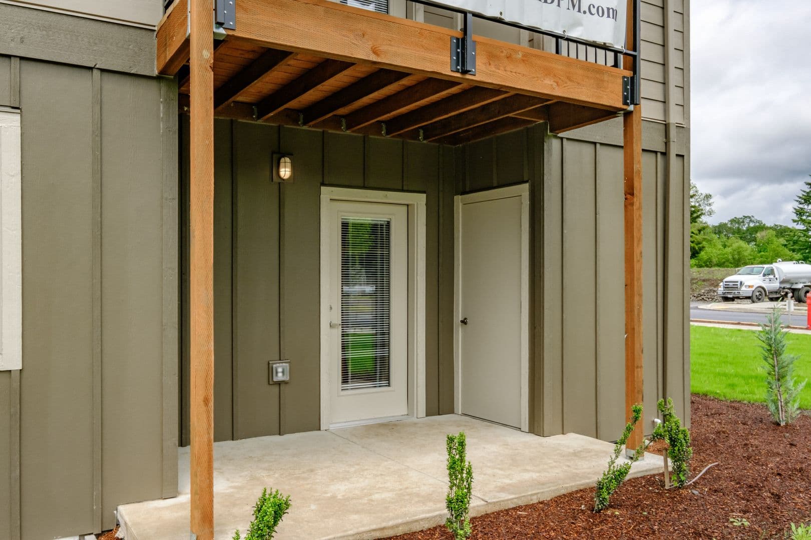 Sweet Home Apartment: 1200 38th Ave