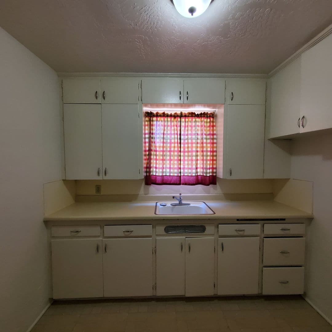 Albany Townhome: 2005 5th Ave SE
