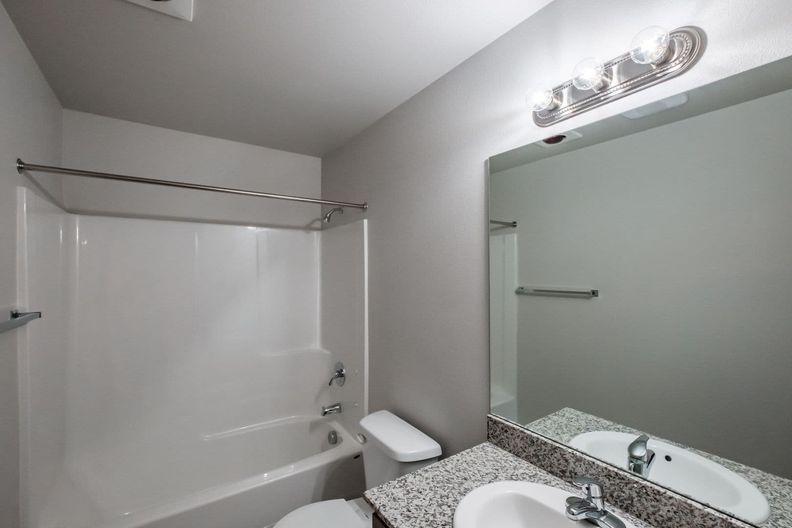 McMinnville Apartment: 240 NE Fircrest Drive #105