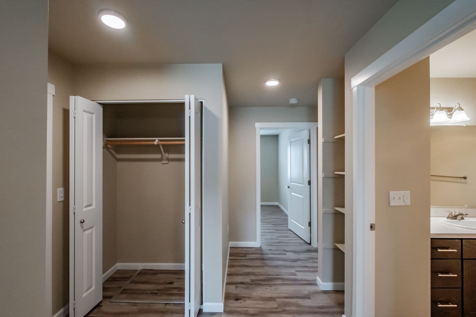 Sweet Home Apartment: 1200 38th Ave