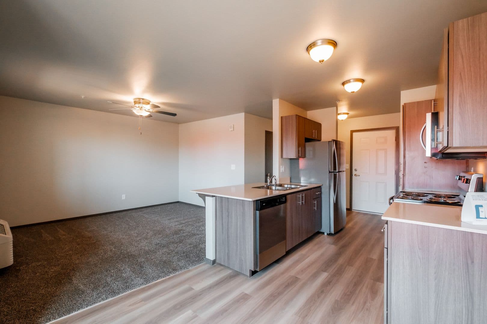 Salem Apartment: 178-210 SE Lancaster Dr.