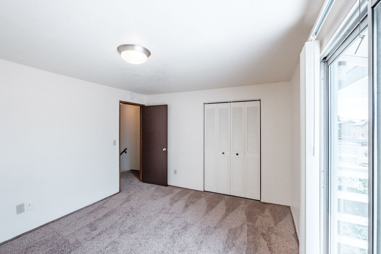 Albany Apartment: 462 26th Ave SE