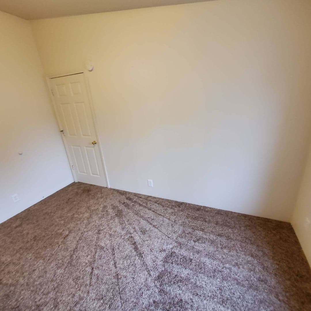 Tangent Condo: 33175 McFarland Road