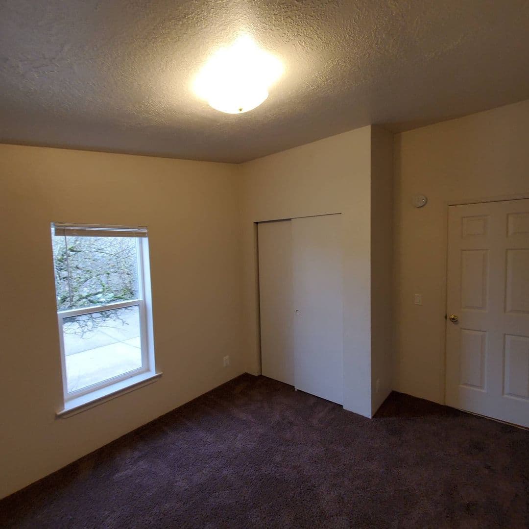 Tangent Condo: 33175 McFarland Road