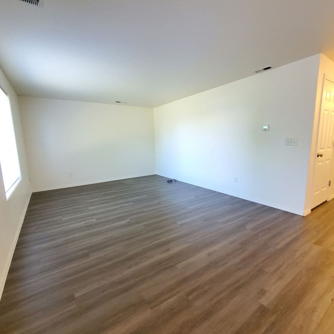 Monmouth Apartment: Meadow Ridge Ave