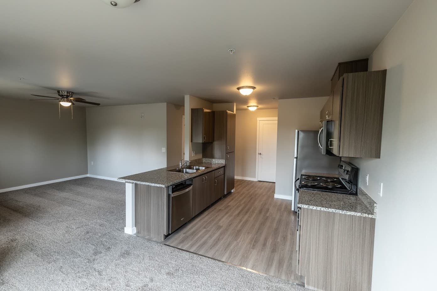 McMinnville Apartment: 240 NE Fircrest Drive #105