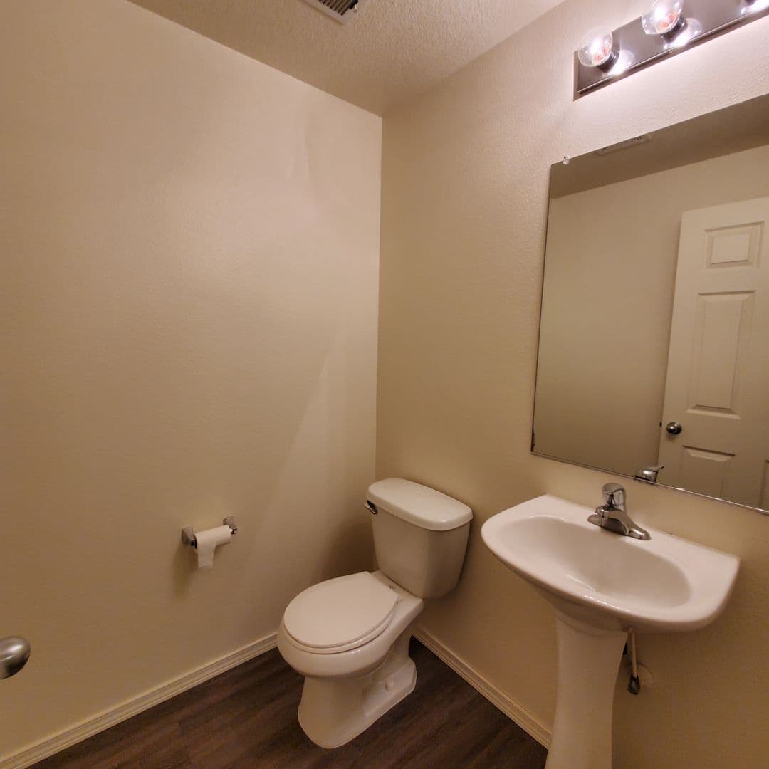 Monmouth Apartment: Meadow Ridge Ave