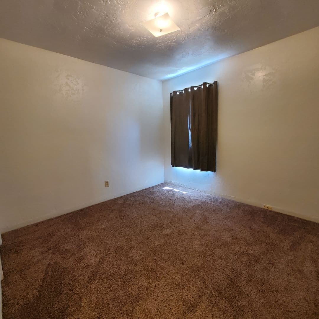 Albany Townhome: 2005 5th Ave SE