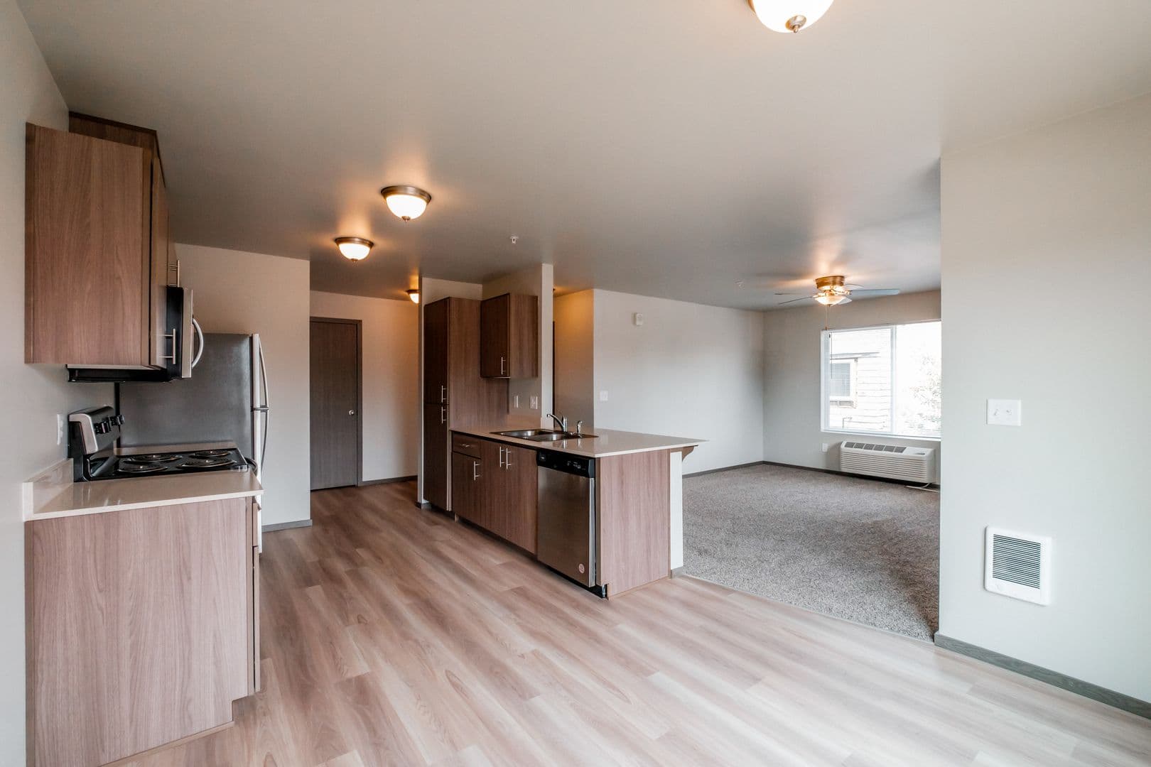 Salem Apartment: 178-210 SE Lancaster Dr.