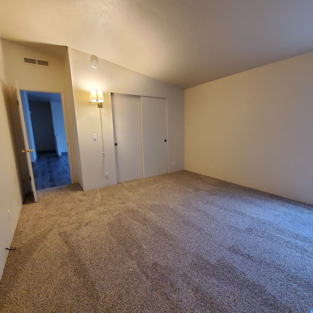 Tangent Condo: 33175 McFarland Road