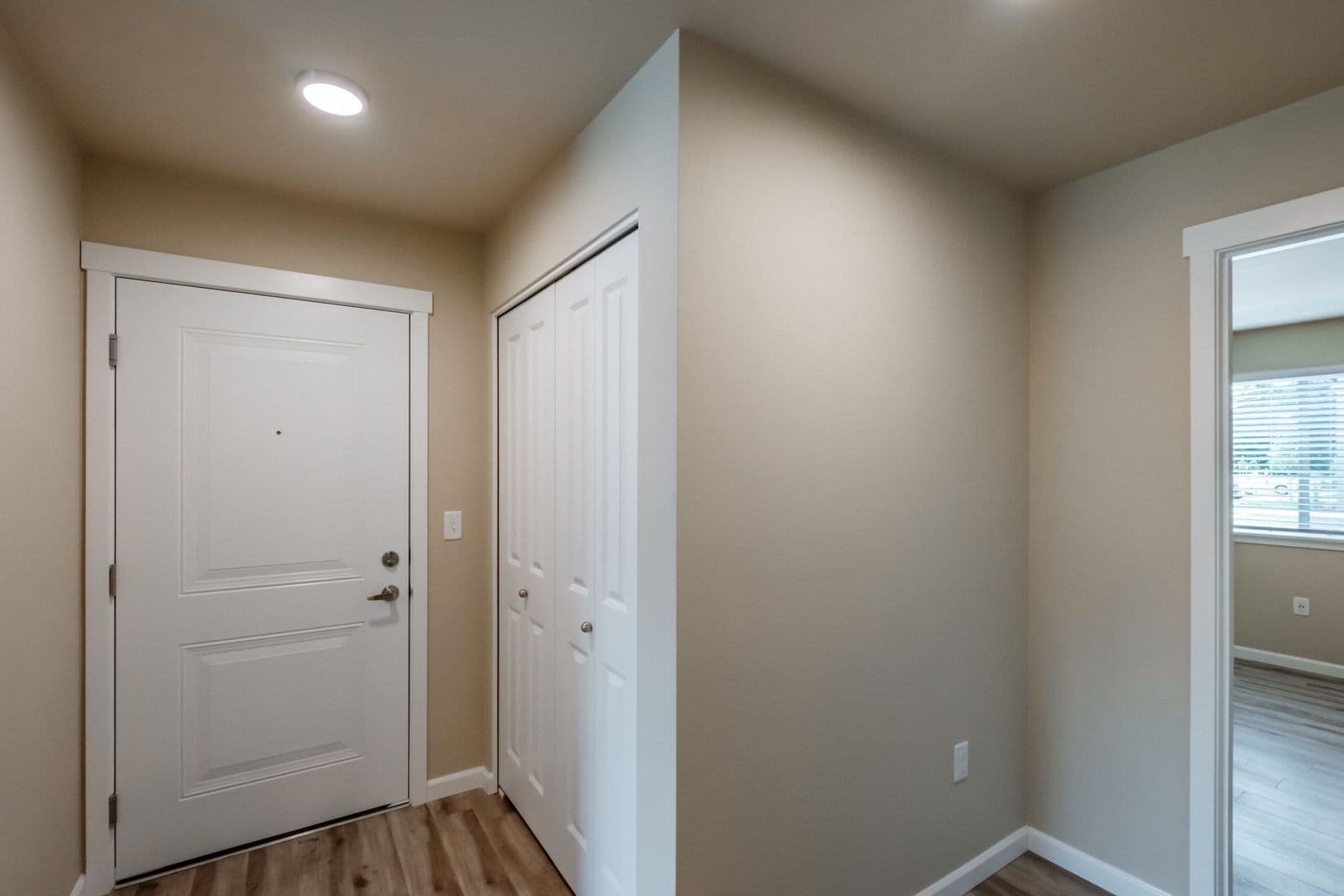 Sweet Home Apartment: 1200 38th Ave