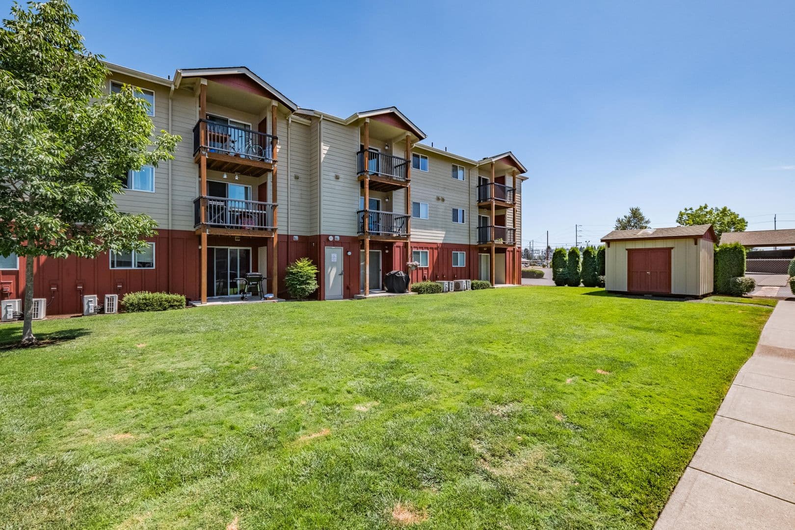 Salem Apartment: 4470 Conser Way NE