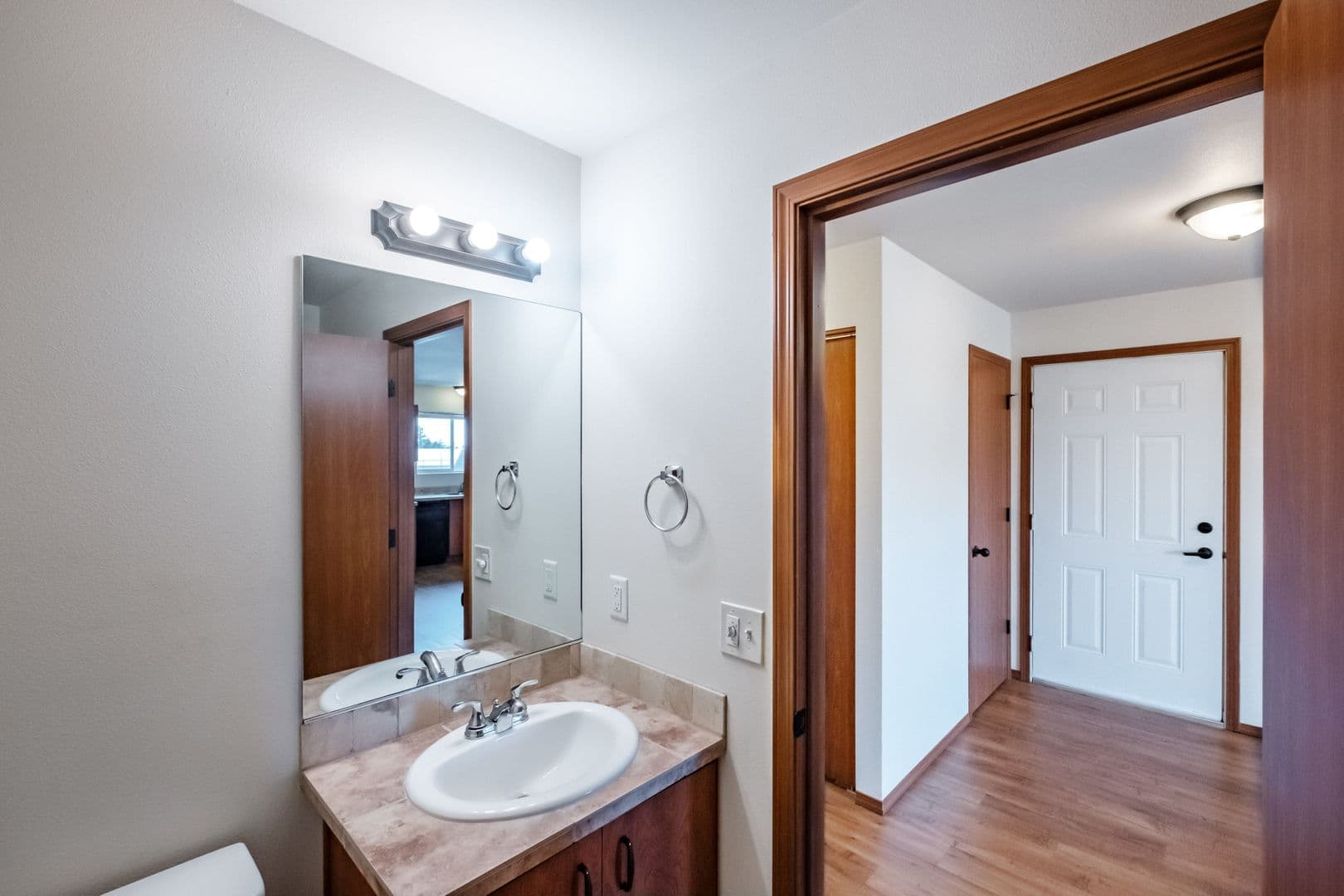 Salem Apartment: 4470 Conser Way NE