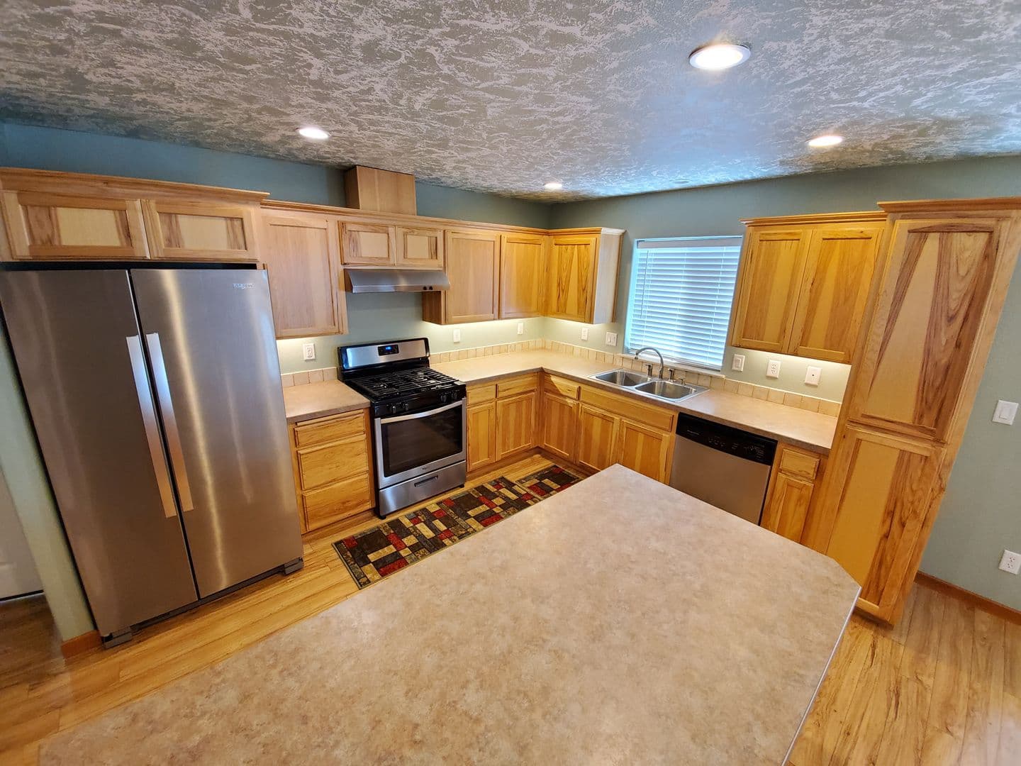 Albany House: 3800 Ryunkin St SE