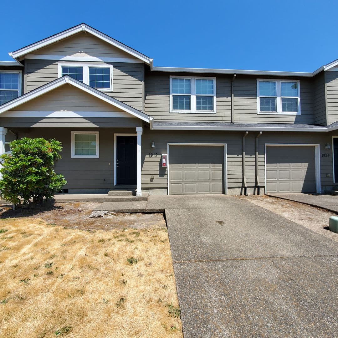 Monmouth Apartment: Meadow Ridge Ave