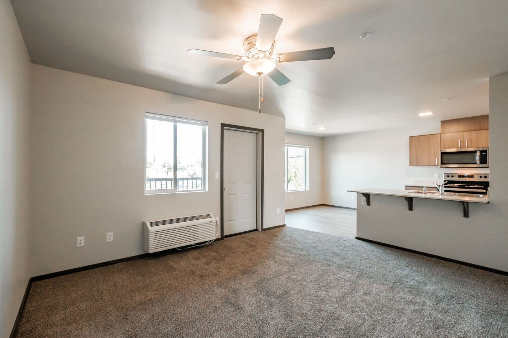 Salem Apartment: 4712 Silverton Rd NE