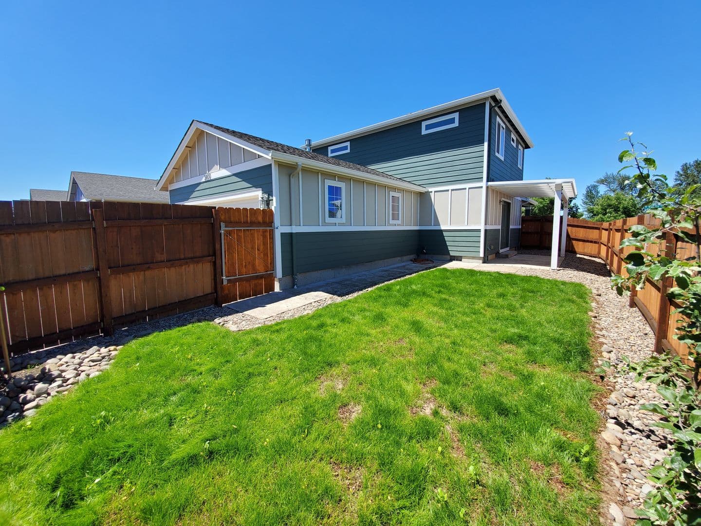 Albany House: 3800 Ryunkin St SE