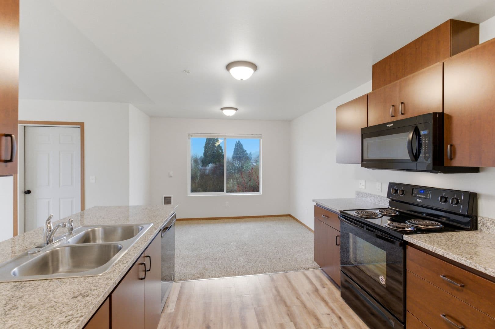 Philomath Apartment: 1933 College St