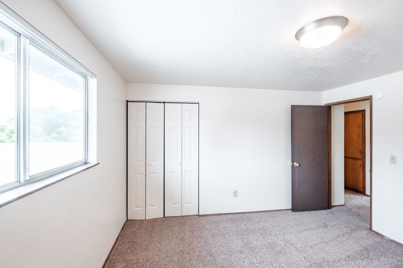 Albany Apartment: 462 26th Ave SE