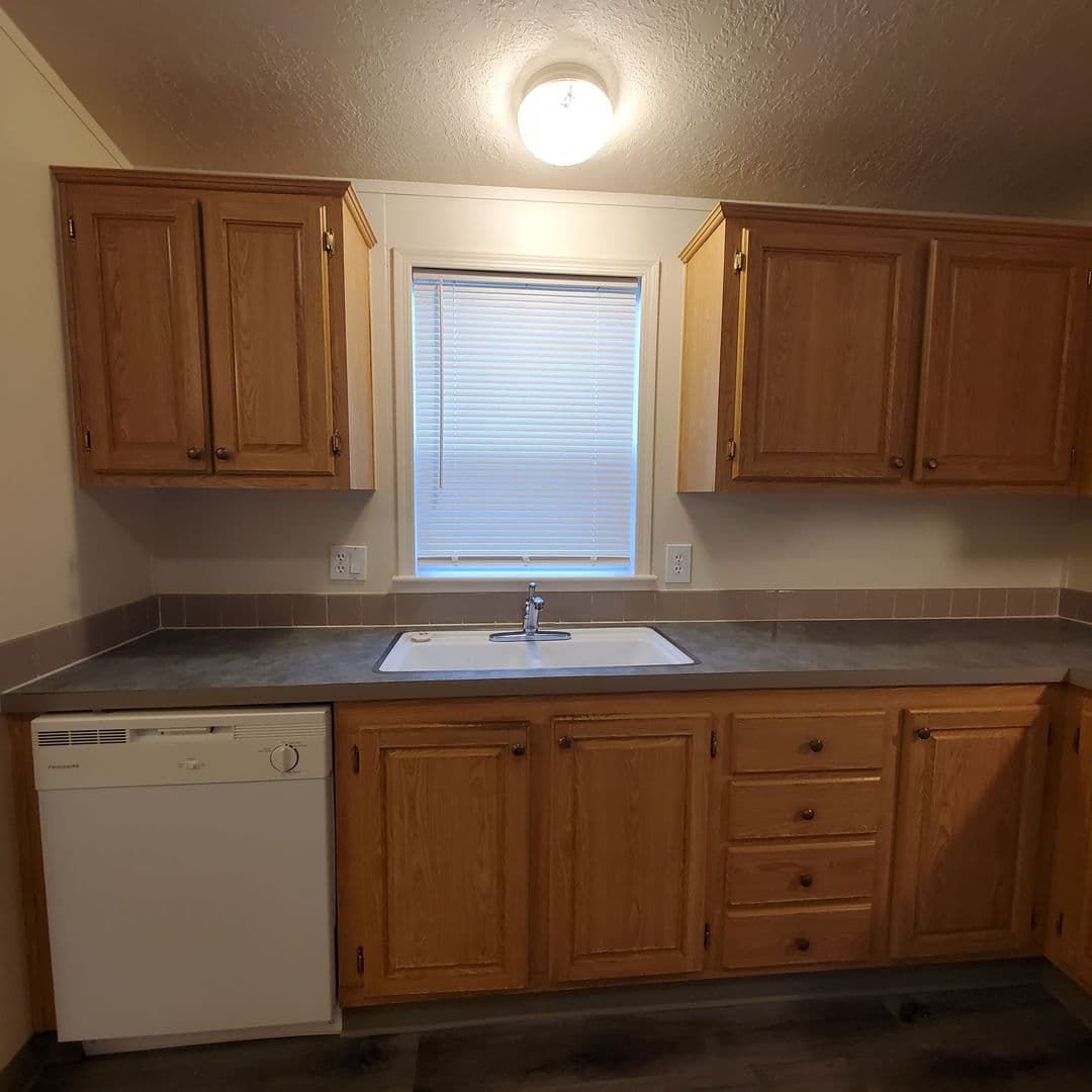 Tangent Condo: 33175 McFarland Road