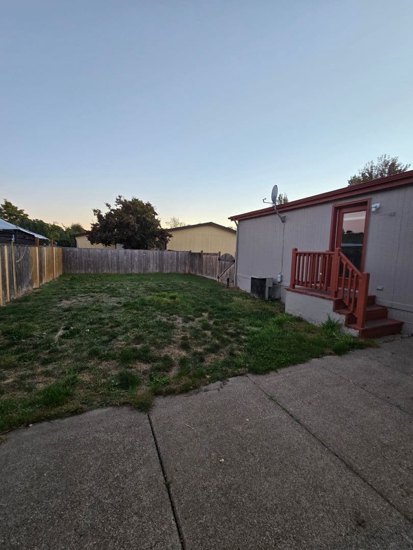 Tangent Condo: 33175 McFarland Road