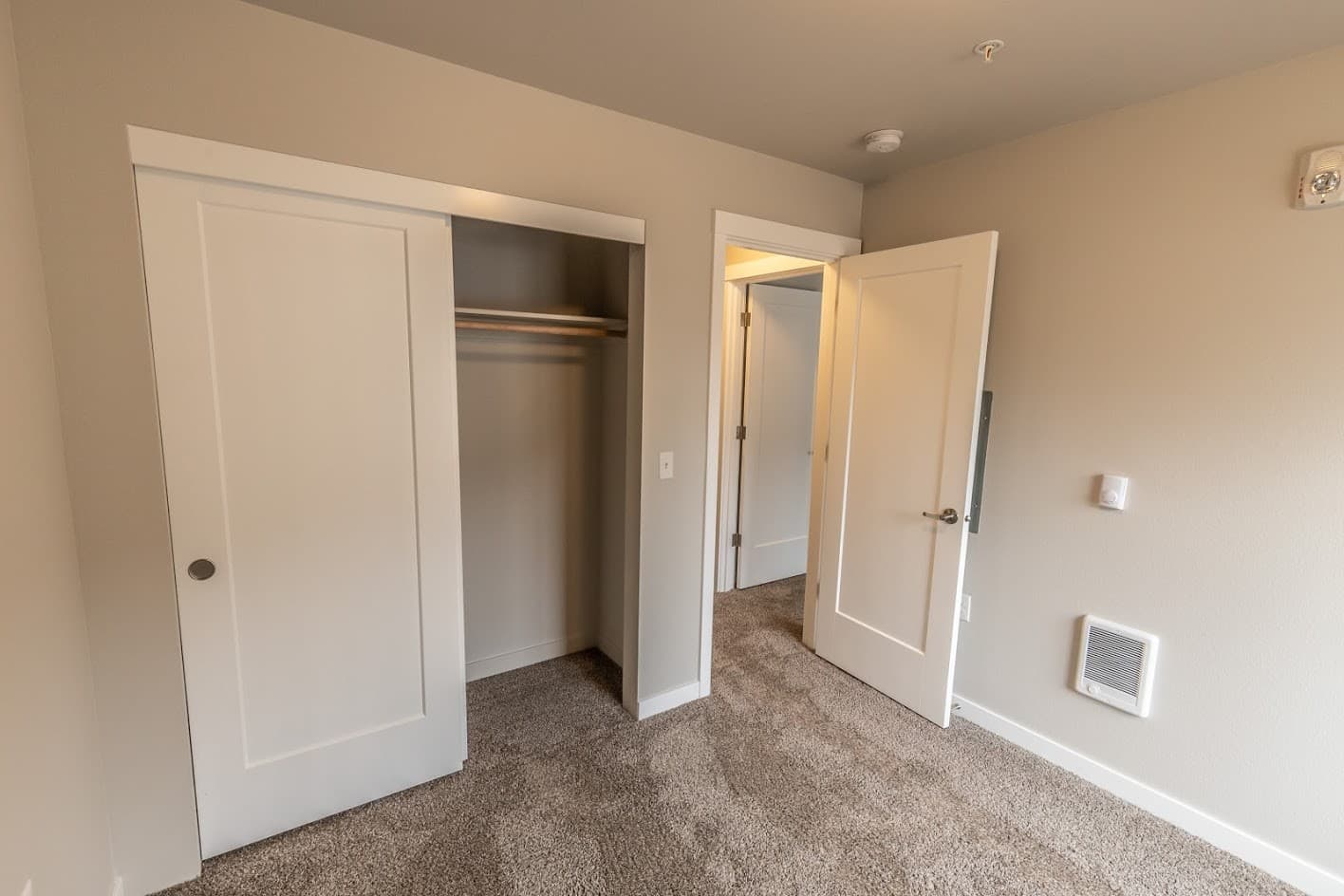 McMinnville Apartment: 240 NE Fircrest Drive #105