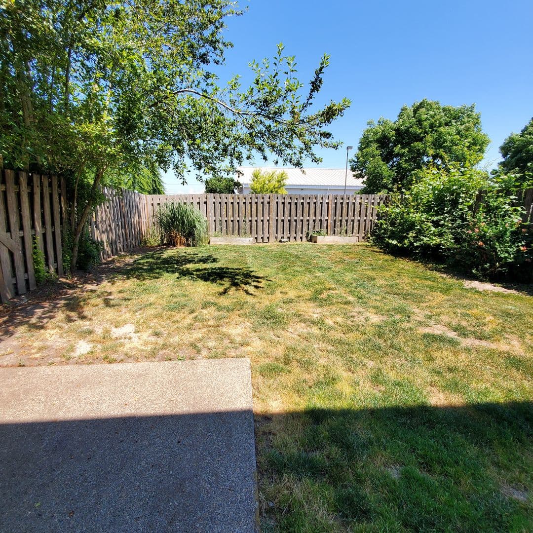 Monmouth Apartment: Meadow Ridge Ave