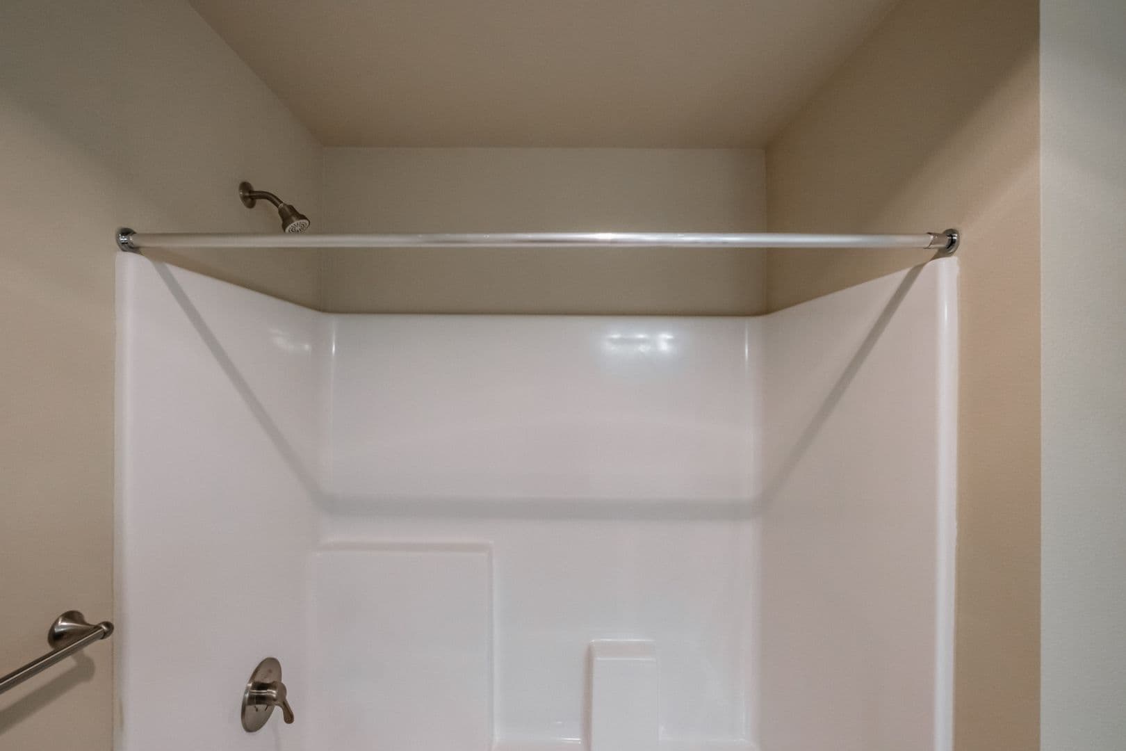 Sweet Home Apartment: 1200 38th Ave