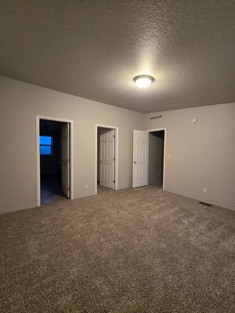 Tangent Condo: 33175 McFarland Road
