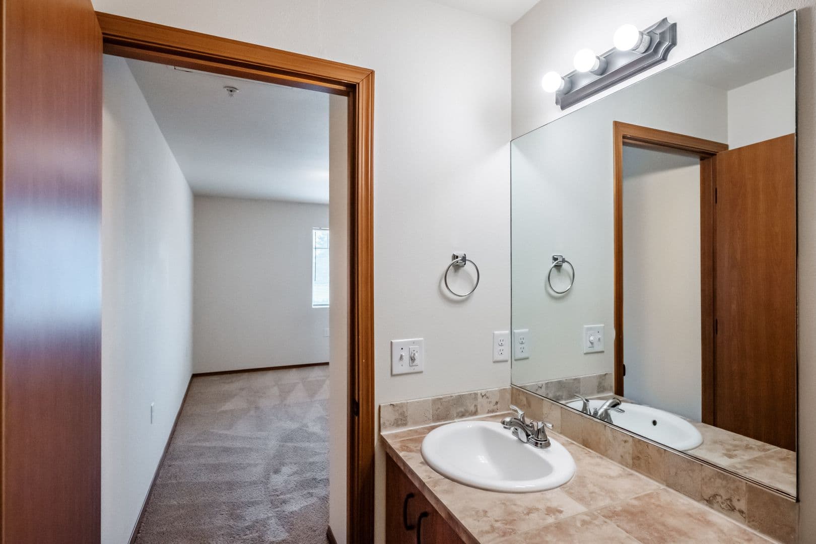 Salem Apartment: 4470 Conser Way NE