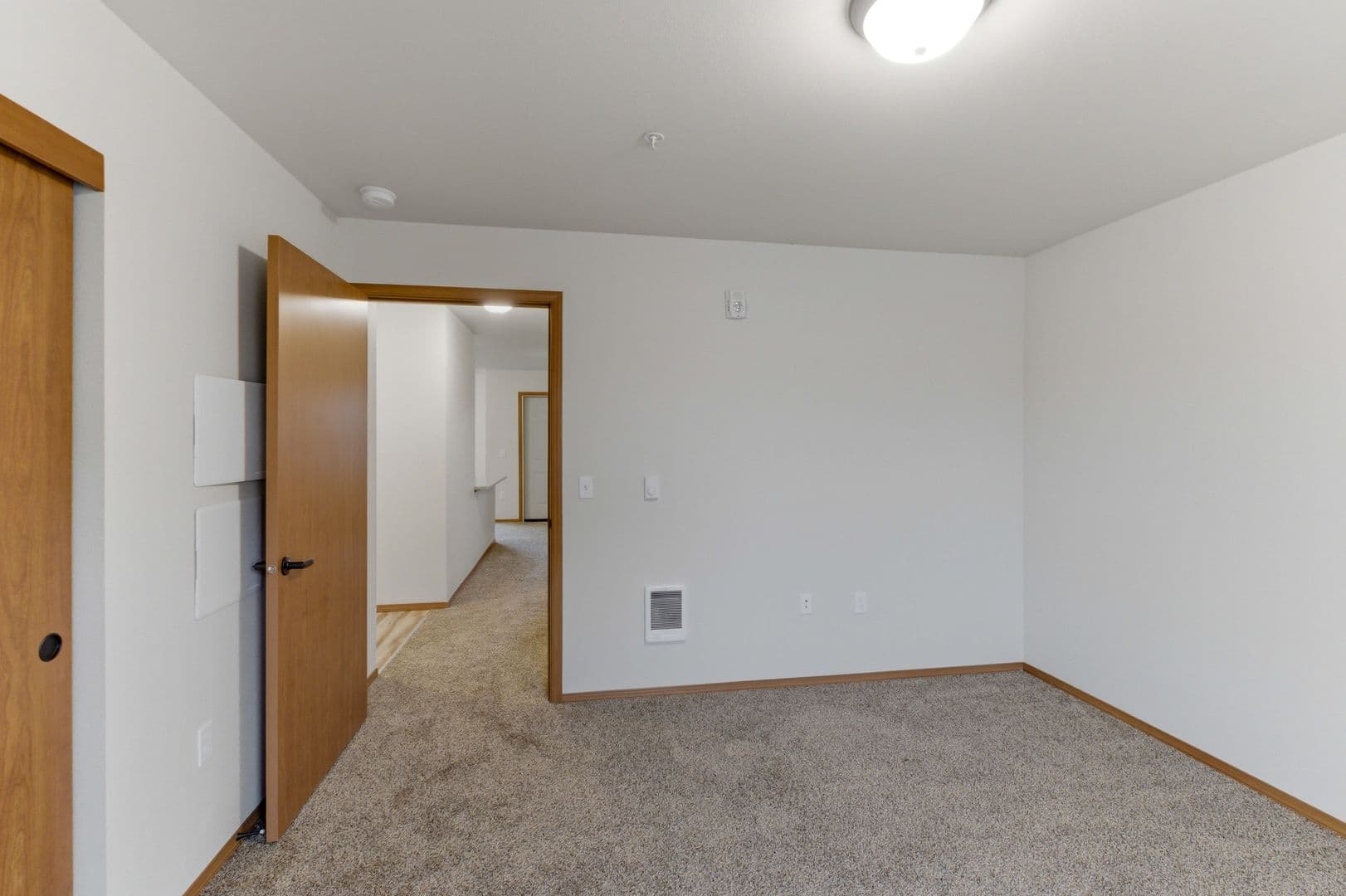 Philomath Apartment: 1933 College St