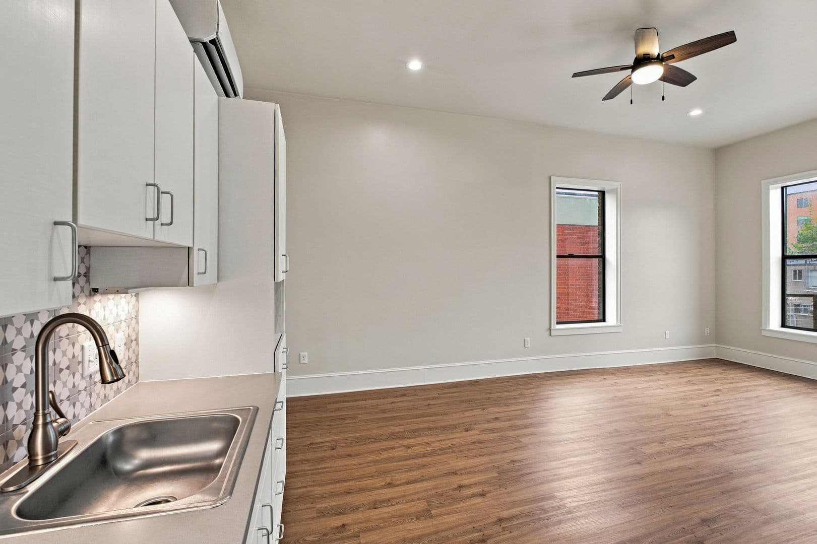 Salem Apartment: 440 State St #220