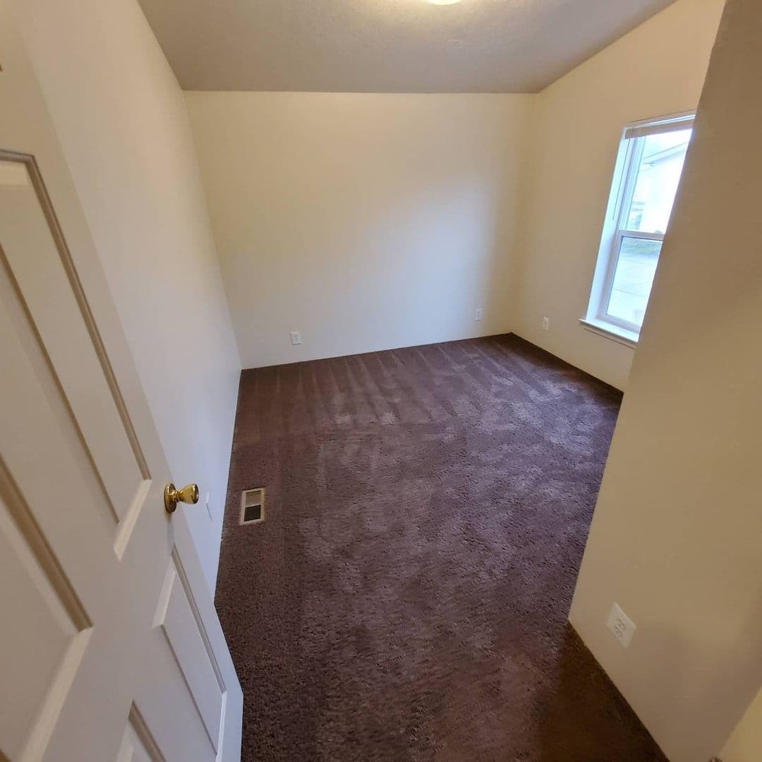 Tangent Condo: 33175 McFarland Road