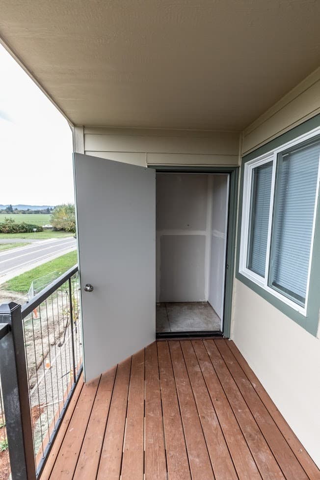 McMinnville Apartment: 240 NE Fircrest Drive #105